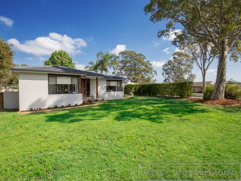 2 Parker Close, THORNTON NSW 2322