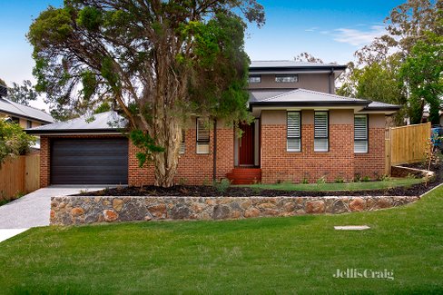 2 Parklands Avenue Briar Hill 3088