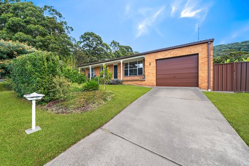2 Peach Grove, LAURIETON NSW 2443