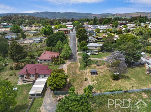 2 Pioneer Street, BATLOW NSW 2730