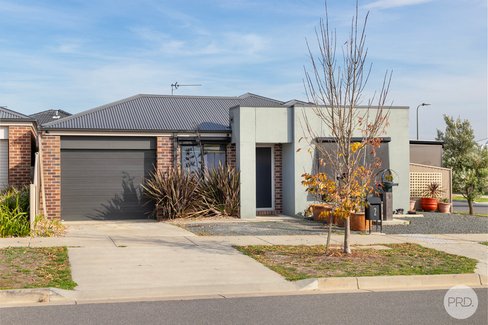 2 Red Robin Drive, WINTER VALLEY VIC 3358