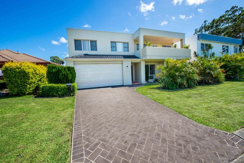 2 Redman Place, SOLDIERS POINT NSW 2317
