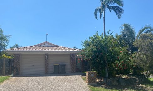 2 RIDGE Close, TANNUM SANDS QLD 4680