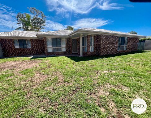 2 RIDGE Close, TANNUM SANDS QLD 4680