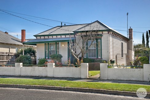 2 Salisbury Avenue, NEWINGTON VIC 3350