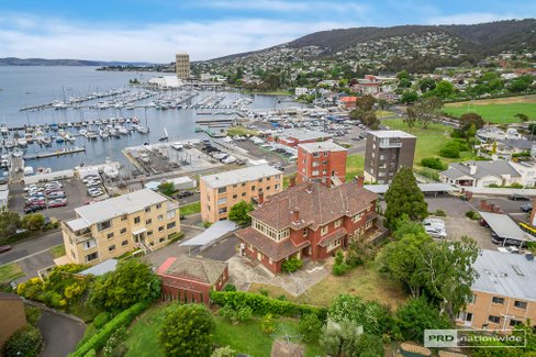 2 Sayer Crescent, SANDY BAY TAS 7005