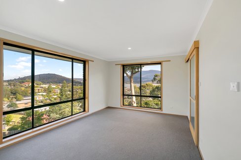 2 Sherwood Court, LINDISFARNE TAS 7015