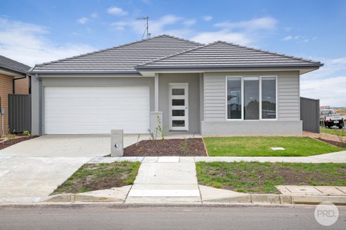 2 Sparrow Way, WINTER VALLEY VIC 3358
