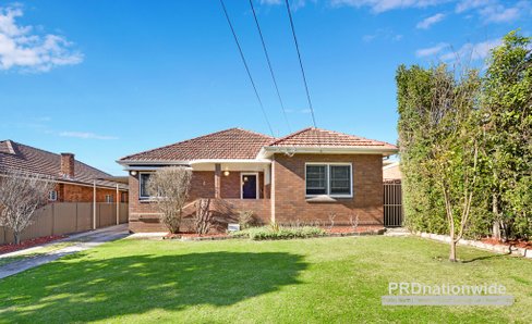 2 St Elmo Parade, KINGSGROVE NSW 2208