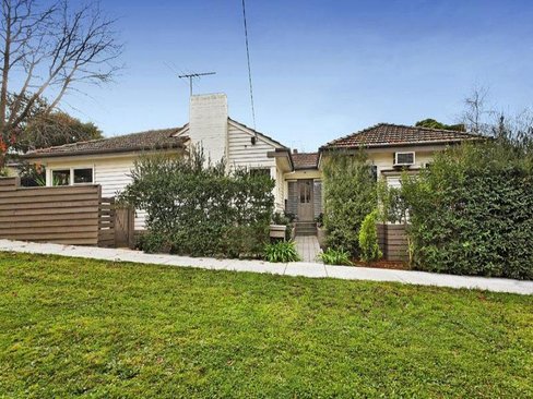 2 Strabane Avenue Mont Albert North 3129