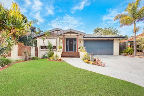 2 Tallarook Close, DUNBOGAN NSW 2443