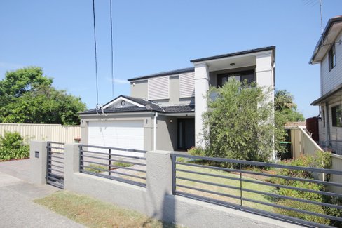 2 Tanner Avenue, CARLTON NSW 2218