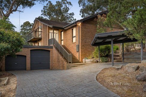 2 Tracey Place Greensborough 3088