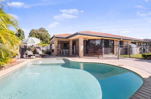 2 Tradewinds Avenue, PARADISE POINT QLD 4216