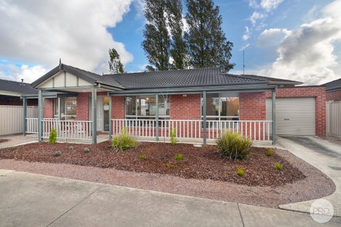 2 Tristan Drive, SEBASTOPOL VIC 3356