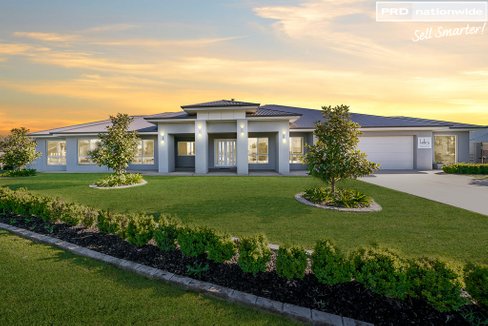 2 Trumper Street, BOOROOMA NSW 2650