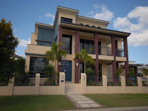 2 Valbonne Avenue, VARSITY LAKES QLD 4227