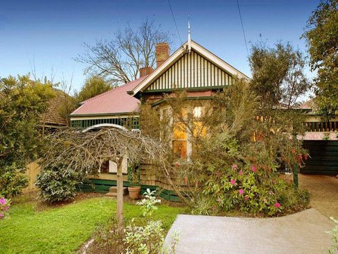 2 Valonia Avenue Surrey Hills 3127