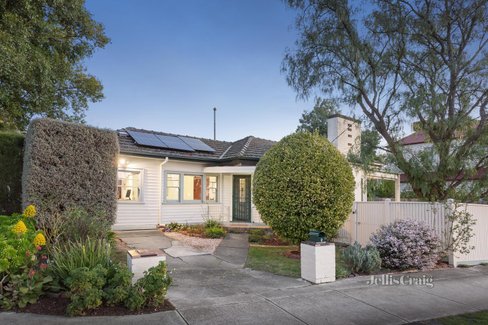 2 Victoria Avenue Mitcham 3132