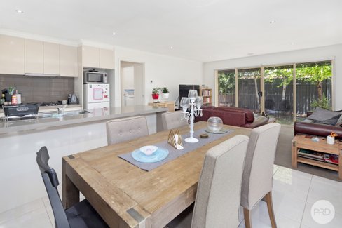 2 Washington Place, REDAN VIC 3350