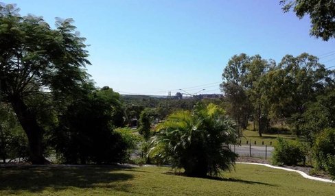 2 Windward Passage, SOUTH GLADSTONE QLD 4680