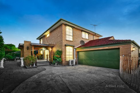 2 Woodlea Street Doncaster East 3109