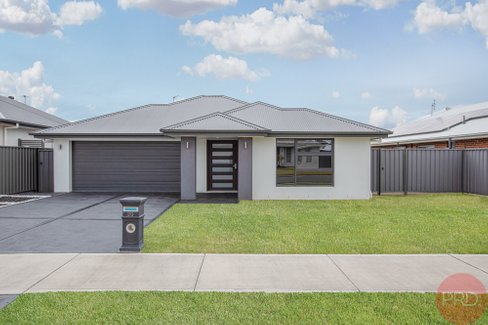 20 Centrefield Street, RUTHERFORD NSW 2320