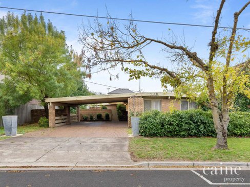 20 Elliott Street Lake Wendouree 3350