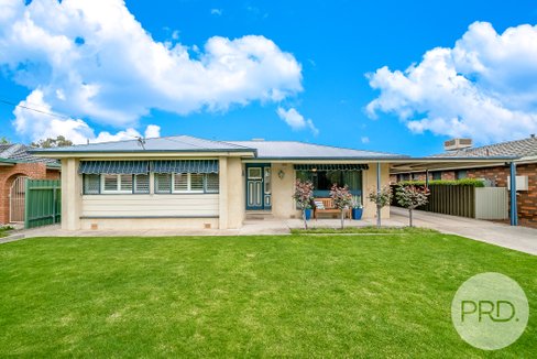 20 Eyre Street, LAKE ALBERT NSW 2650