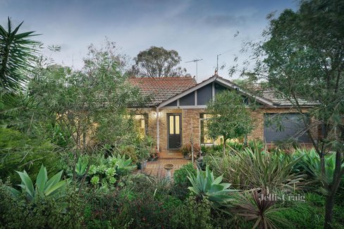 20 Fernside Avenue Briar Hill 3088