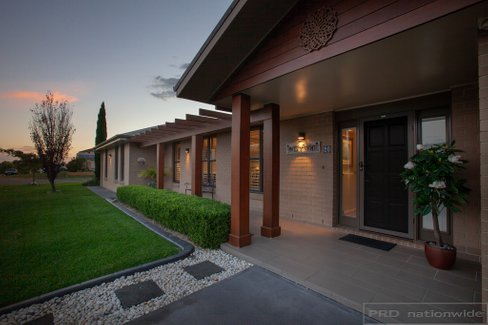 20 Honeyoak Drive, ABERGLASSLYN NSW 2320