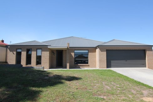 20 Horwood Drive, CANADIAN VIC 3350