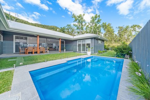 20 Pearl Street, CANNONVALE QLD 4802