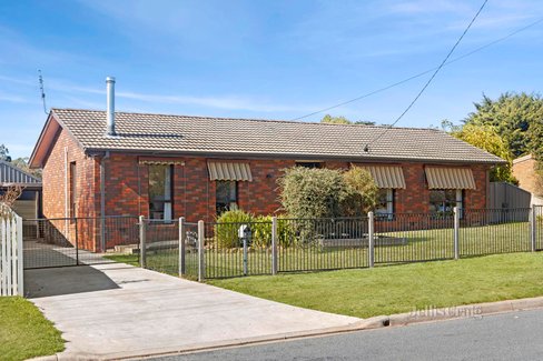 20 Stuart Drive Woodend 3442
