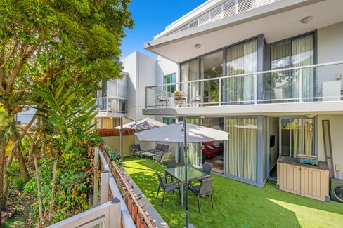 2009/1 Ocean Street, BURLEIGH HEADS QLD 4220
