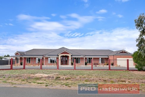 201 Blind Creek Road, CARDIGAN VIC 3352