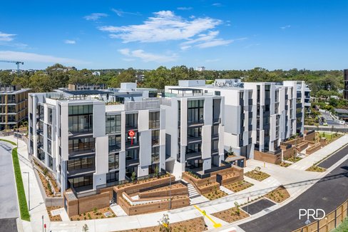 201/4B Retreat Drive, PENRITH NSW 2750