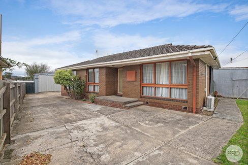 202 Lexton Street, WENDOUREE VIC 3355