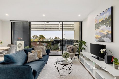 202/193 McKinnon Road Mckinnon 3204