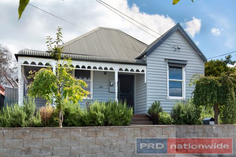 203 Crompton Street, SOLDIERS HILL VIC 3350
