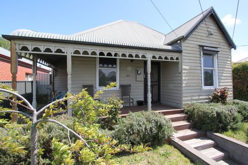 203 Crompton Street, SOLDIERS HILL VIC 3350