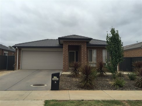 203 Jobs Gully Road, EAGLEHAWK VIC 3556