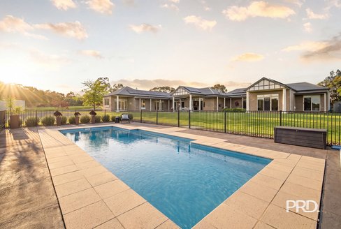 203 Mitchell Road, TABLE TOP NSW 2640