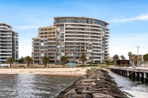 205 147 Beach Street Port Melbourne 3207