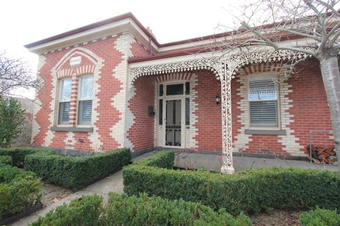 206 Macarthur Street, SOLDIERS HILL VIC 3350