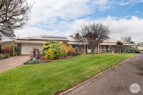 206 Smythes Road, DELACOMBE VIC 3356