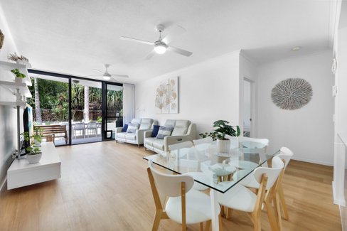 2064/1 Ocean Street, BURLEIGH HEADS QLD 4220