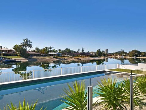 208 Mallawa Drive, PALM BEACH QLD 4221