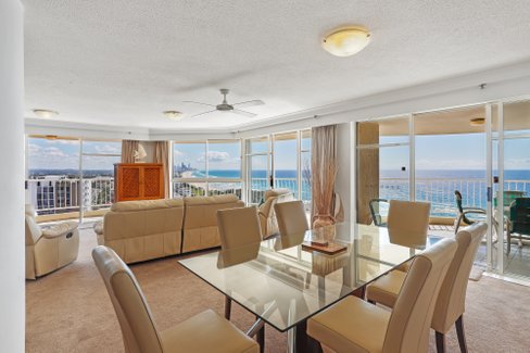 20E/238 The Esplanade, BURLEIGH HEADS QLD 4220