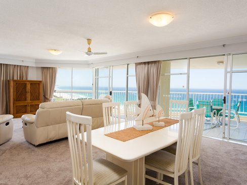 20E/238 The Esplanade, MIAMI QLD 4220